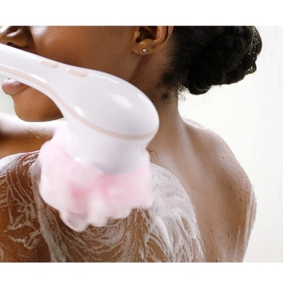 Flawless Finishing Touch Spa Body Brush and DR Teal's Foaming Bath - Picture 9 of 10